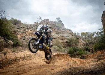 Yamaha com a mão na taça no Sertões 2021