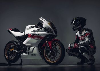 Moto comemorativa de 60 anos da Yamaha no Mundial de Motovelocidade estará na pista da Grande Final da Yamalube R3 bLU cRU Cup 2021