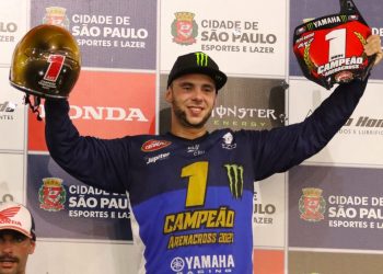 Yamaha é campeã do Arena Cross Brasil AX2 com Pepê Bueno