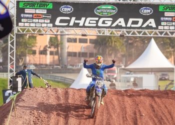 Yamaha vence, com Carlos Campano, primeira corrida do Brasileiro de Motocross em Interlagos