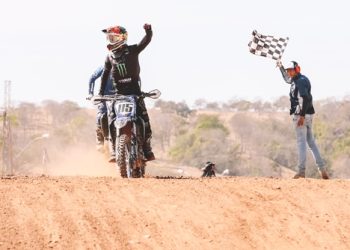 Carlos Campano assume liderança do Brasileiro de Motocross