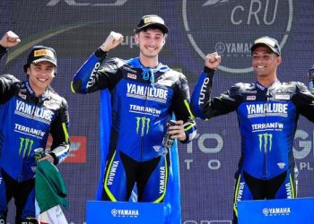 Pilotos de três nacionalidades sobem ao pódio na segunda etapa da Yamalube R3 bLU cRU Cup South America