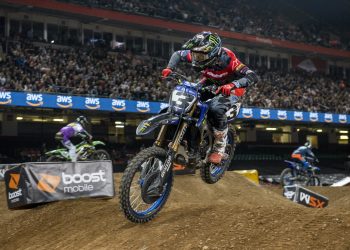 Eli Tomac vence abertura do Mundial de Supercross