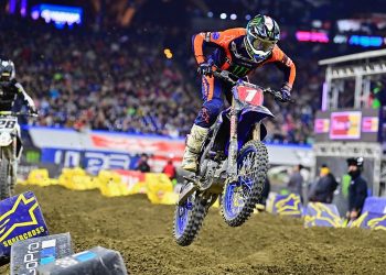 Eli Tomac chega a Detroit em busca da liderança do AMA SX