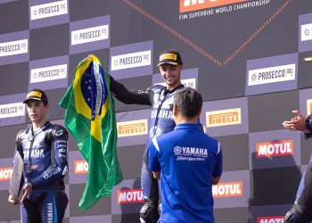 Gustavo Manso brilha e vence corrida em Barcelona pelo R3 bLU cRU European Championship