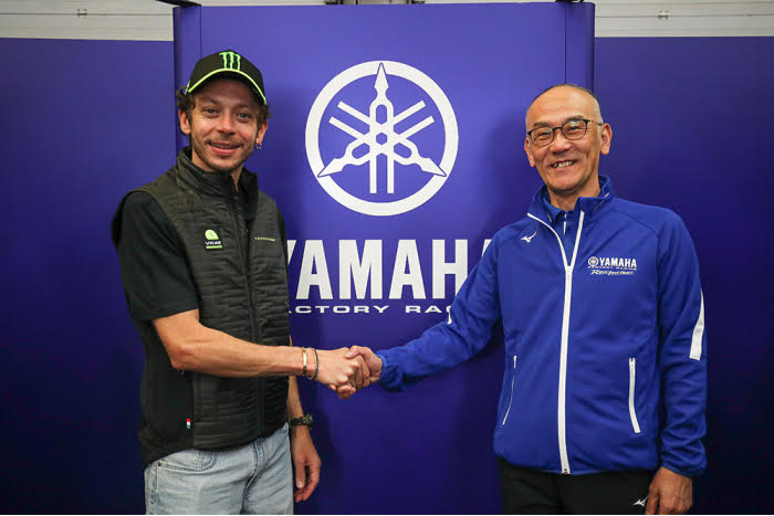Yamaha e Valentino Rossi celebram acordo e campeão se torna