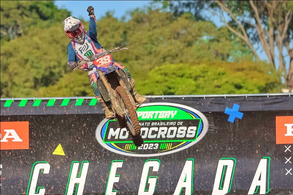 Honda Racing é destaque no primeiro dia de Brasileiro de Motocross em  Interlagos