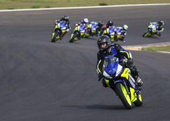 Yamaha R15 bLU cRU Latin America realiza terceira pré-seletiva de pilotos