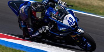 Mario Salles no Top 5 do Mundial Yamaha R3 bLU cRU na Itália