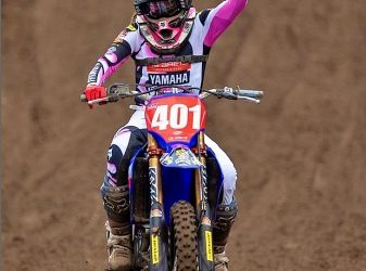 Correndo em casa, Lotte Van Drunen vence mais uma no Mundial de Motocross Feminino