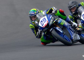 Turquinho Jr. acelera muito, chega perto da vitória e finaliza corrida em quarto no Mundial de SuperBike em Magny-Cours