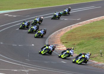 Yamaha R15 bLU cRU América Latina chega a Goiás para a penúltima etapa