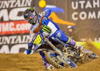 AMA Supercross 2025: Pilotos da Yamaha se destacam na rodada de abertura