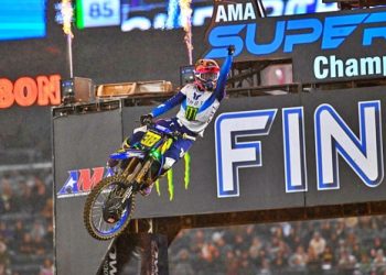 Haiden Deegan vence em Anaheim e Eli Tomac faz outra boa corrida de recuperação