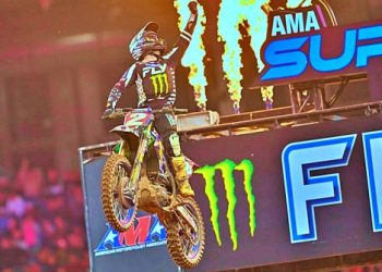 Yamaha domina rodada do AMA Supercross, vence as duas categoria e lidera a classificação