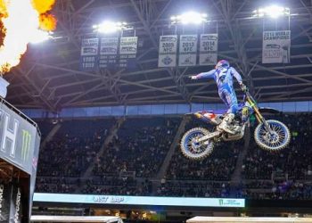 Yamaha domina a 11ª etapa do AMA Supercross 2025 com vitórias de Cooper Webb e Cole Davies