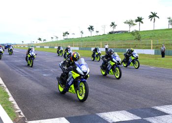 Chegou a hora! Yamaha R15 BLU CRU América Latina 2025 estreia neste sábado no Paraná