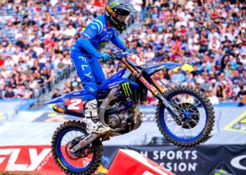 Cooper Webb, da Yamaha, mantém liderança no AMA Supercross 2025 com mais um pódio em East Rutherford