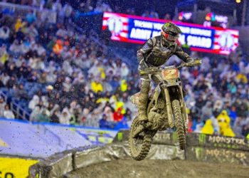 Cooper Webb garantiu mais um pódio na 12ª etapa do AMA Supercross e ampliou a liderança no campeonato
