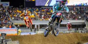 Cooper Webb, da Yamaha, vence e amplia vantagem na liderança no AMA Supercross 2025 a duas rodadas do fim do campeonato