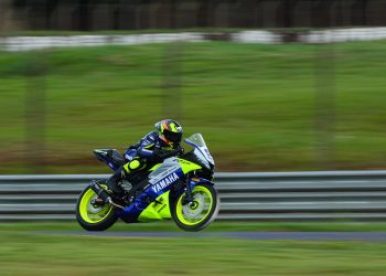 Curvelo recebe a segunda etapa do Yamaha R15 BLU CRU América Latina 2025