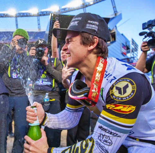 Yamaha é Campeã do AMA Supercross 2025 com Haiden Deegan, de forma antecipada