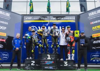 Enzo Ximenes vence a segunda consecutiva no Yamaha R15 BLU CRU América Latina em Interlagos