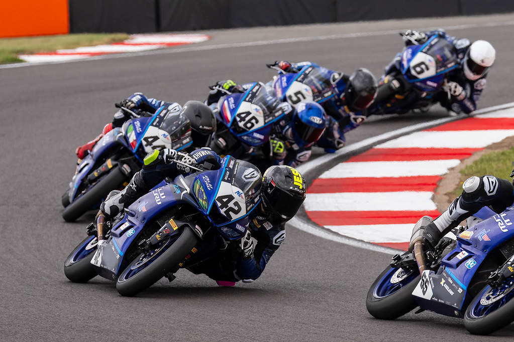 Brasileiros buscam vitória no Mundial Yamaha R3 BLU CRU na Hungria