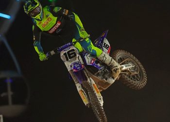 Enzo Lopes e Hardy Muñoz ficam com vice-campeonato do Arena Cross 2025