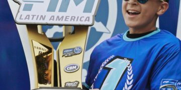 Partiu R3! Enzo Ximenes é o campeão do Yamaha R15 BLU CRU América Latina