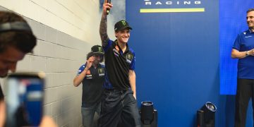 Yamaha Racing Brasil surpreende jovens da R-Series com pilotos da MotoGP