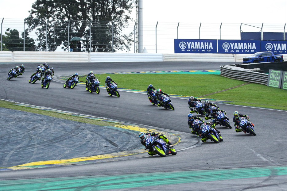 CHEGOU A HORA! Yamalube R3 BLU CRU América Latina 2026 começa neste fim de semana em Interlagos