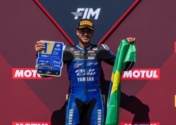 Aymon Bocanegra vence na abertura do Mundial Yamaha R3 BLU CRU