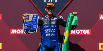 Aymon Bocanegra vence na abertura do Mundial Yamaha R3 BLU CRU